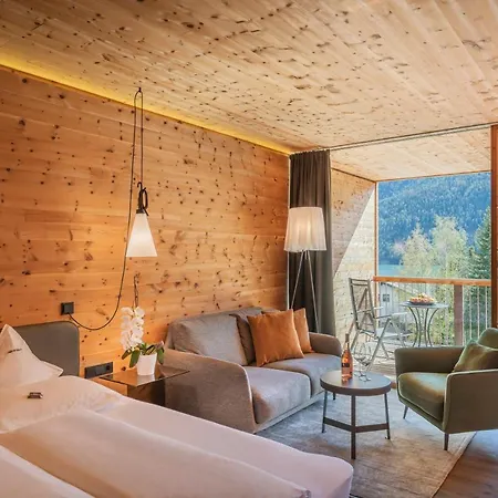 Hotel Waldkonigin 4*