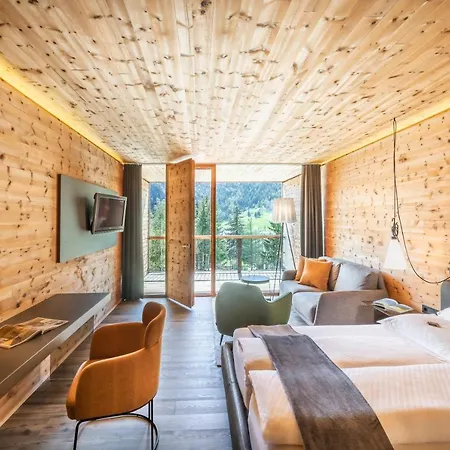 Waldkoenigin 4*