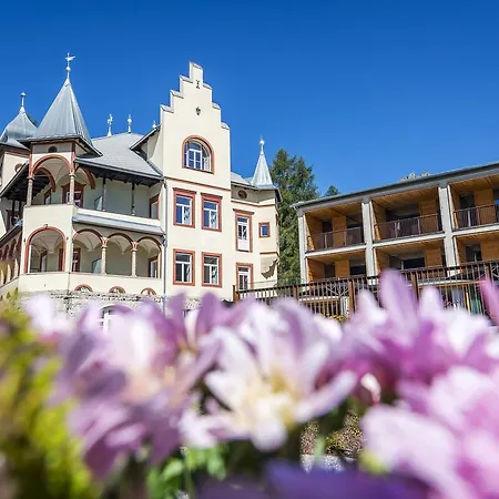 Hotel Waldkonigin 4*