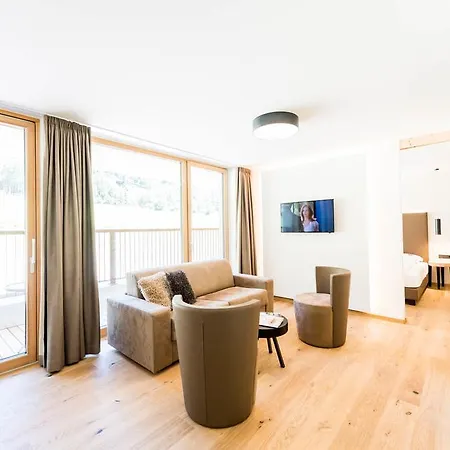 Hotel Waldkonigin 4*